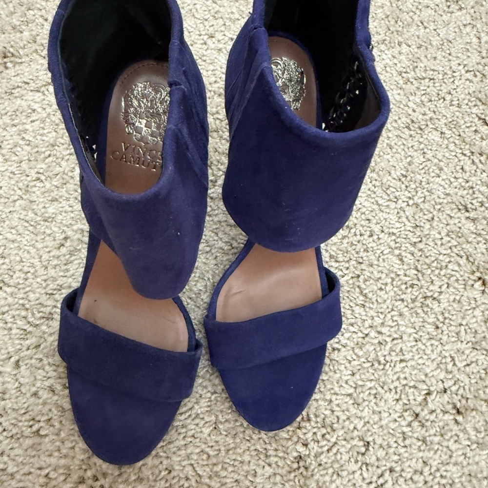 Vince Camuto Royal Blue Heels with Chain Detail - Picture 4 of 11